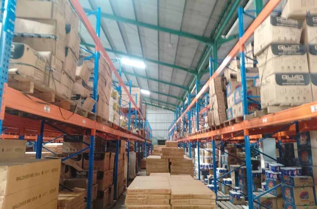 Rak Baja Mana yang Lebih Cocok untuk Bisnis Anda?